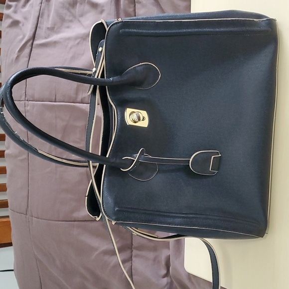 London Fog Tote - Picture 1 of 8